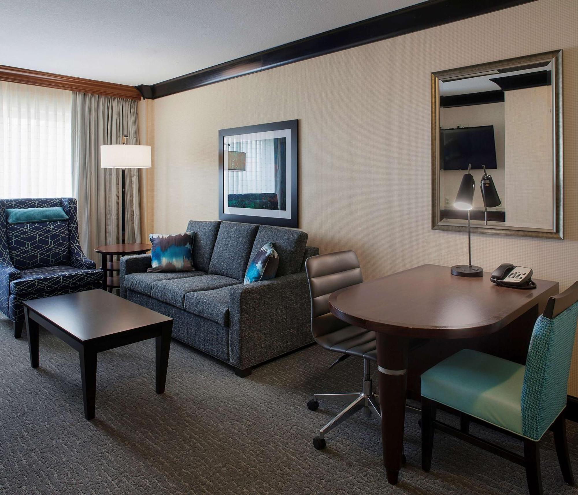 Doubletree Suites By Hilton Bentonville Exterior photo