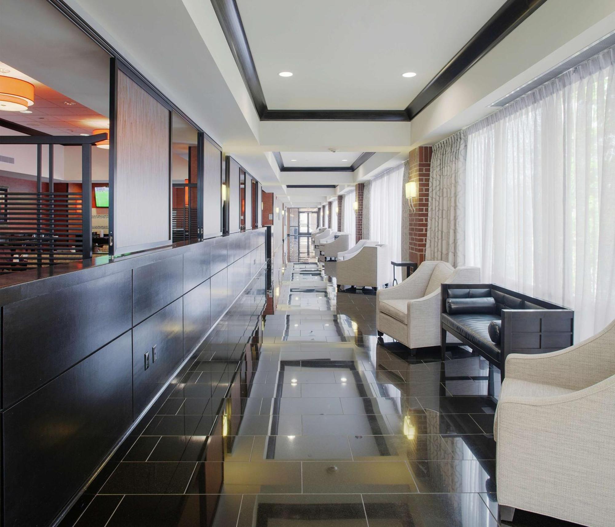 Doubletree Suites By Hilton Bentonville Exterior photo