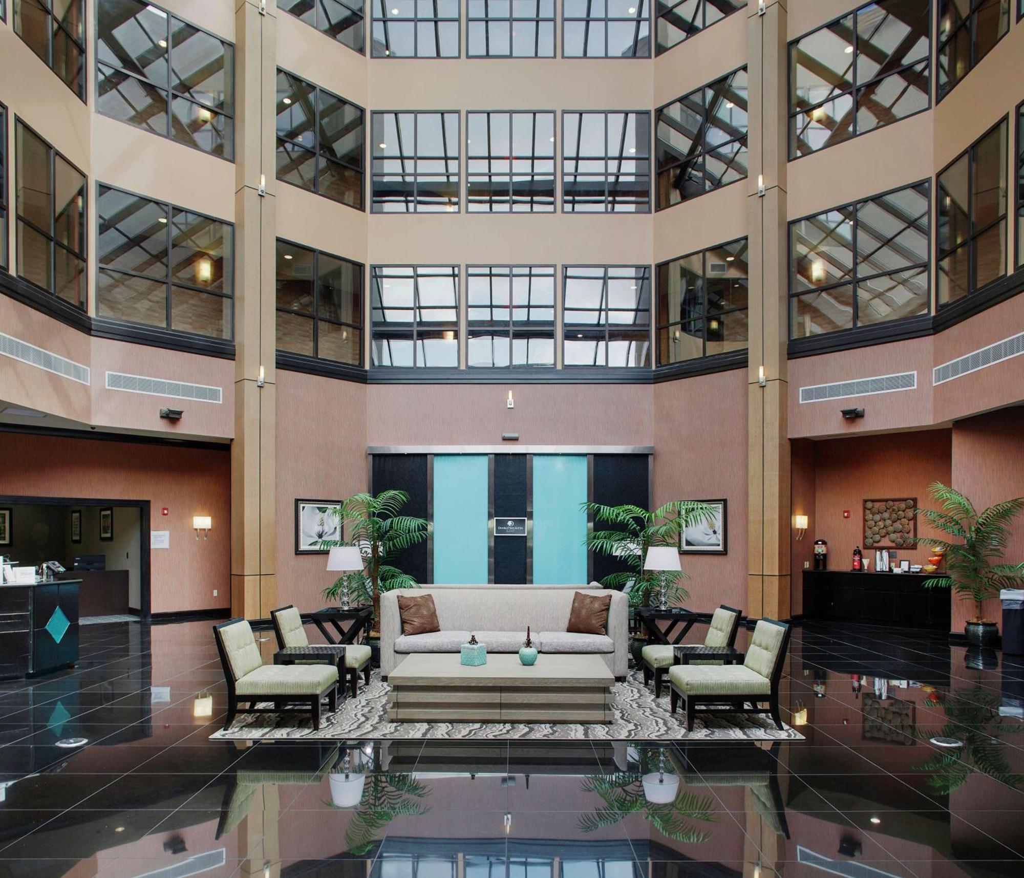 Doubletree Suites By Hilton Bentonville Exterior photo