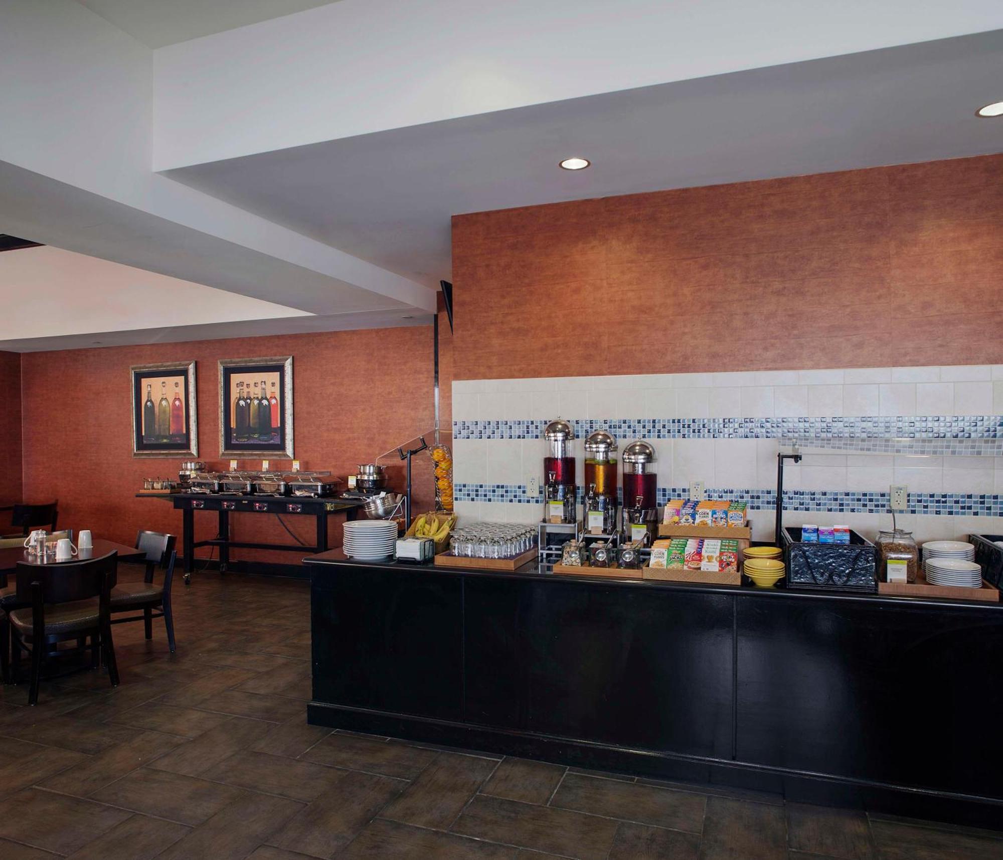 Doubletree Suites By Hilton Bentonville Exterior photo