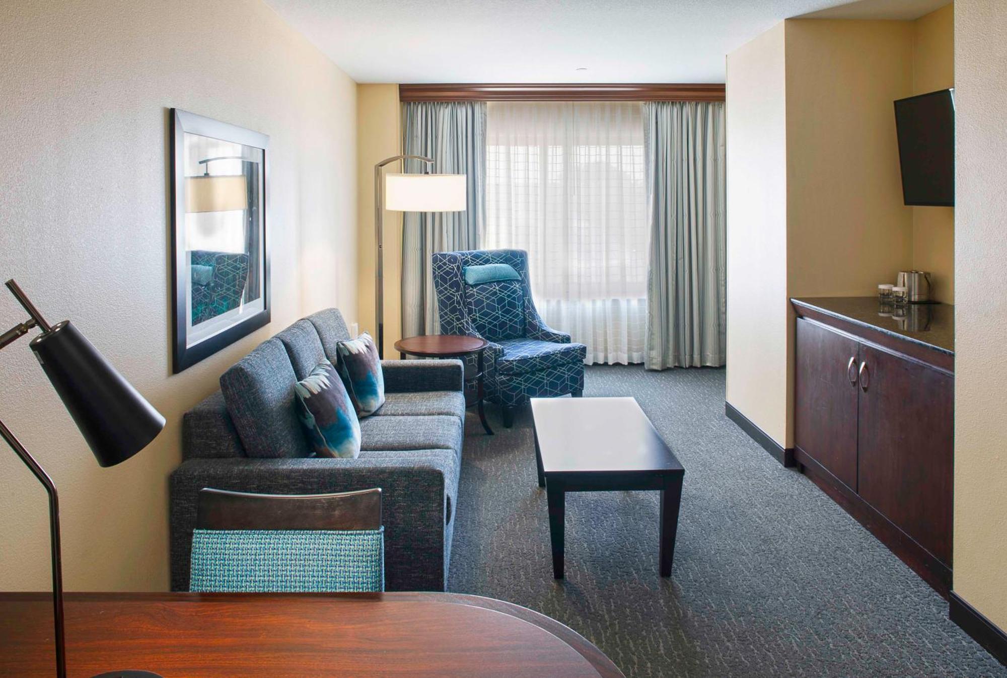 Doubletree Suites By Hilton Bentonville Exterior photo