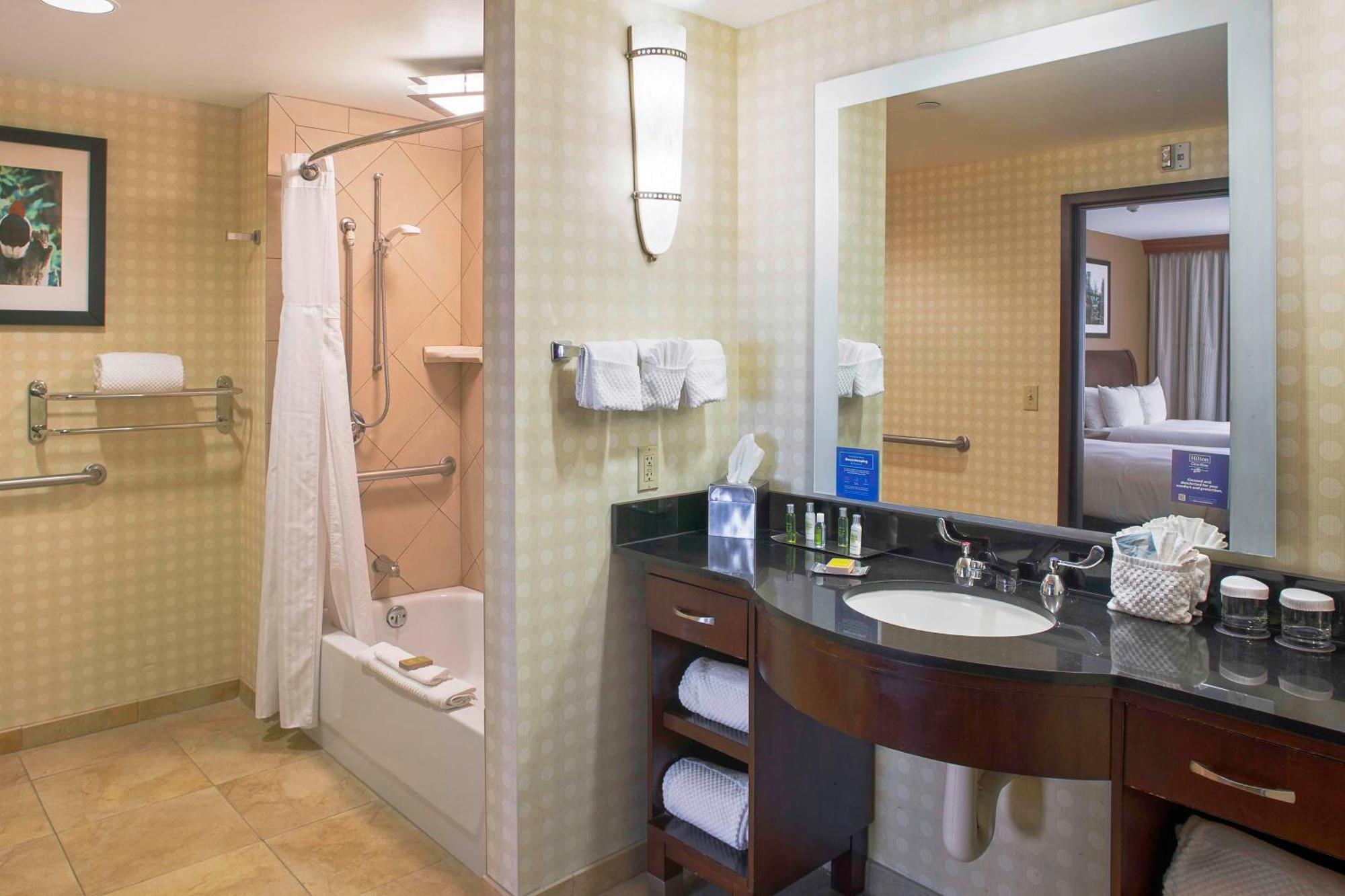 Doubletree Suites By Hilton Bentonville Exterior photo